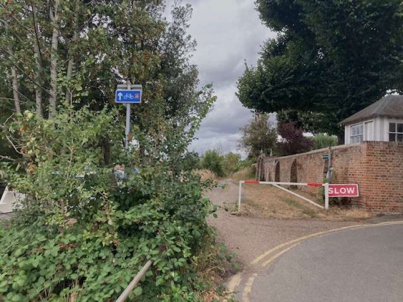 more on the thames path